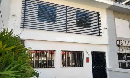 Casa comercial com 6 salas para alugar na Avenida Adolfo Pinheiro, 1289, Santo Amaro, São Paulo