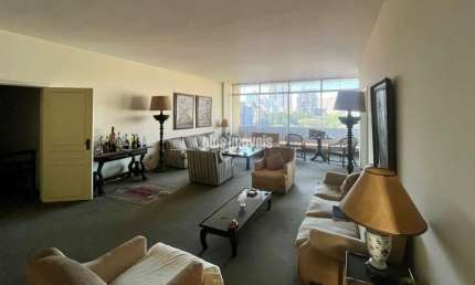 Apartamento à Venda - Praça da República - Ótima Oportunidade para Reforma!