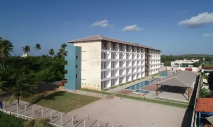 Apartamento à Beira Mar para morar ou investir 3 quartos com suíte, varanda, lazer e Excelente Localização