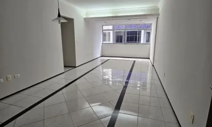 Apartamento com 3 quartos suíte 2 banheiros e Varanda