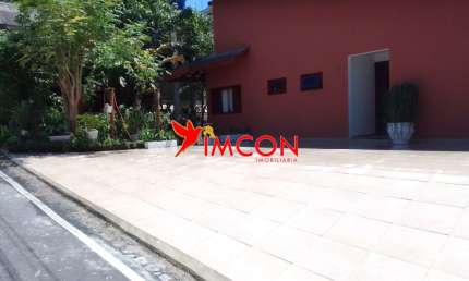 Belíssima  Casa de 330m2 –em Arujá – Condomínio de Alto Padrão com 03 suítes