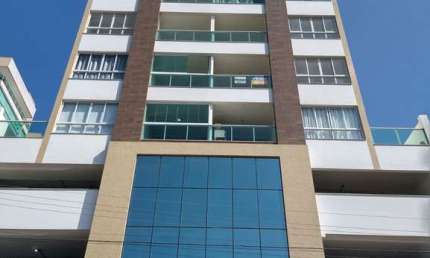 Apresentamos o belíssimo apartamento quarto e sala que você sempre sonhou. Localizado a apenas 3 quadras do mar,. Prepare-se para se apaixonar