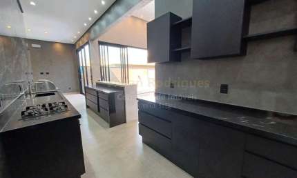 Casa em Condomínio para Venda em Boituva, Portal Ville Gardênia, 3 dormitórios, 3 suítes, 3 banheiros, 2 vagas