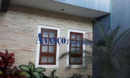 Lindo sobrado com acabamento impecável - Estuda Permutas