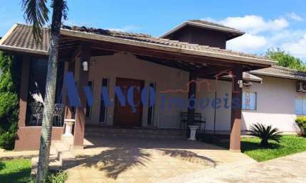 Maravilhosa chácara no Condomínio Portal da Paineira - Bairro do Castanho