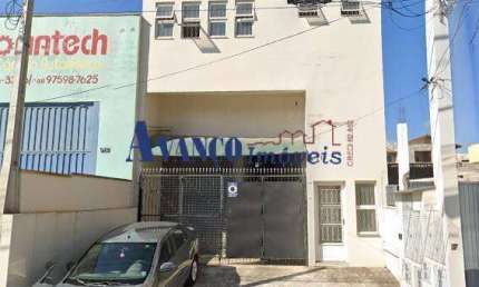 Imóvel comercial em pavimento superior - Dividido em 3 salas