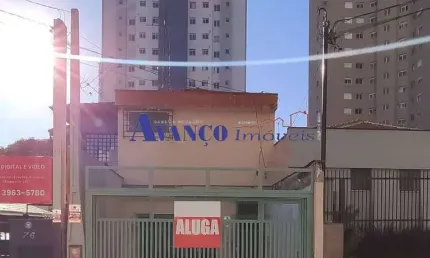 Casa comercial finalizando reforma em ótima localização no centro
