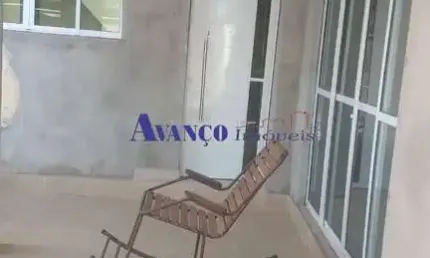 Jardim do lago - casa térrea reformada, faltando apenas pintura