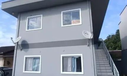 Apartamento piso superior, com 02 dormitórios para alugar, vila nova
