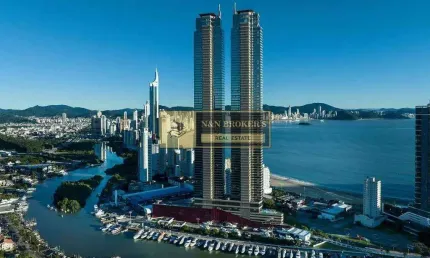 Cobertura cinematográfica com vista panorâmica e marina privativa — Yacht House.