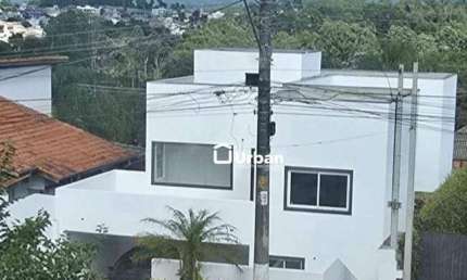 Casa 4 quartos sendo 2 suites com closed em Condomínio