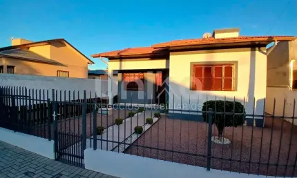 Casa com 3 quartos à venda na rua pedro bitencourt, 22, urussanguinha, araranguá por r$ 460.000