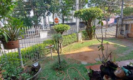Casa a venda, de Esquina, no Jardim dos Oliveiras - Oportunidade Única!