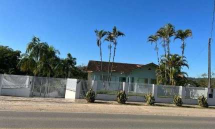 Casa com 3 quartos para alugar na Timbó, 2627, Dos Estados, Timbó