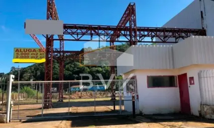 Aluguel de Galpão Comercial em Mairinque-SP, Res. Parque Cristiane: 3 Salas, 4 Banheiros, 2.000,00 m² de Área.