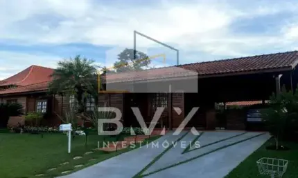 Casa em Condomínio de Alto Padrão no Portal do Sabiá em Araçoiaba da Serra-SP: 3 quartos, 1 suíte, 3 salas, 4 banheiros, 4 vagas de garagem, 373m².