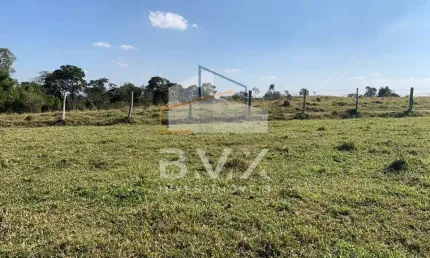 Vendo enorme Área de 178.400 m², Bairro Caputera, ótima para Chácaras, loteamento, ou replantio de árvores. Sorocaba