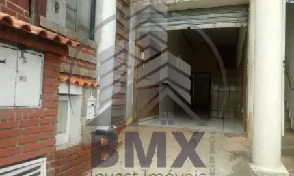 Aluguel salão comercial em Sorocaba-SP, na Vila Carol. 36 m², térreo, de frente para a Av. Itavuvu, área comercial privilegiada. Segurança
