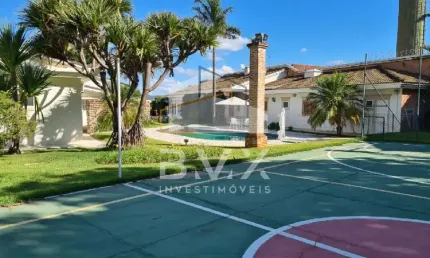 Casa térrea no condomínio Chácaras Resid. Santa Maria, 957,19 m², 3 suítes (1 master c/ closet e banheira), Home theater, varanda gourmet, piscina