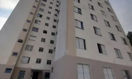 Apartamento térreo com 2 quartos, 1 banheiro, 1 vaga de garagem e 50,00 m2 de área. Localizado em uma região arborizada e tranquila, próximo ao Horto Florestal,