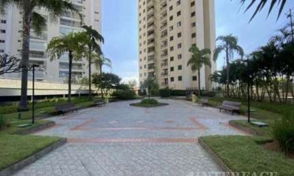 Apartamento com 2 quartos sendo 1 suíte, 2 banheiros, cozinha completa
