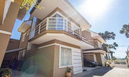 Sobrado com 3 dormitórios 1 suíte 2 vagas e ático à venda, 148 m² por R$ 780.000 - Barreirinha - Curitiba/PR