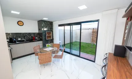 Casa em condomínio fechado com 3 quartos à venda na Rua Emanoel Voluz, 1301, Pinheirinho, Curitiba