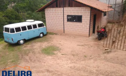 Chácara em terra preta em bairro tranquilo de 1.100m² à venda.