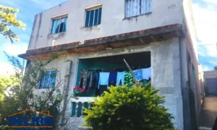 Casa à venda em Terra Preta ótima localização para renda.