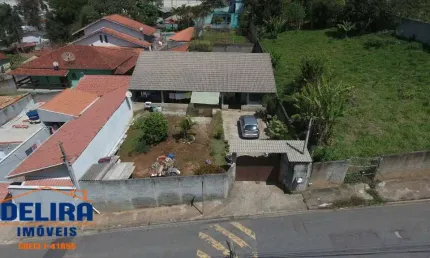 Casa a venda com 2 dormitórios em bairro tranquilo na Terra Preta.