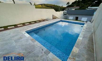 Casa Germinada com Vista Deslumbrante, com Piscina e Espaço Gourmet