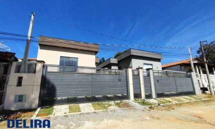 Casa à venda, com 3 dormitórios, apto para financiamento.