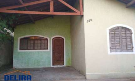 Casa a venda em um Bairro com ótima infraestrutura, com 3 dormitórios