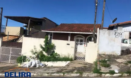 Casa à venda em terra preta  com ótima localização, escriturada.