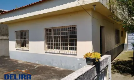 Casa a venda com 3 dormitórios em um bairro com toda infraestrutura.