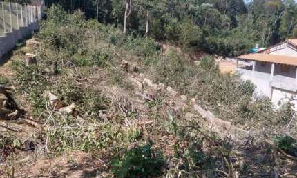 Terreno dentro de uma associação com 1.400 metros quadrados