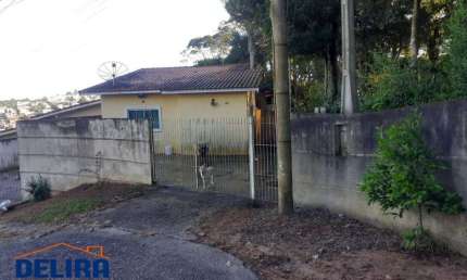 Casa térrea apta para financiamento bancário com 2 dormitórios.
