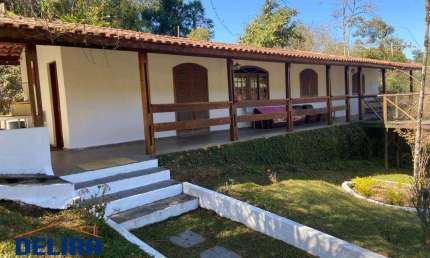 Sítio com ótima localização em Atibaia, escriturado.
