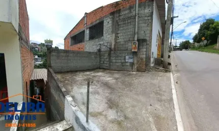 Oportunidade Única: Casa com Potencial para Ampliação e boa Localização.