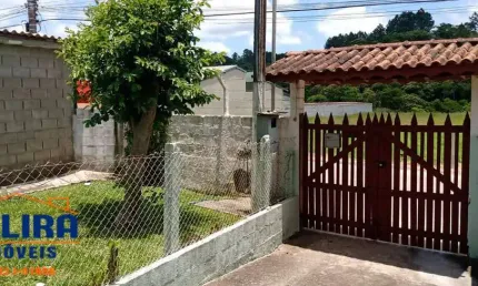 Chácara espaçosa com sala comercial na frente em Terra Preta.