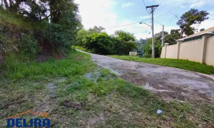 Terreno para quem busca tranquilidade, com escritura regularizada.