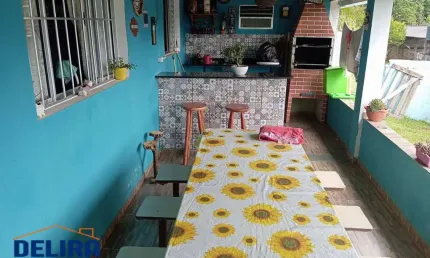 Chácara Espetacular com Casa Aconchegante e Ambiente Natural