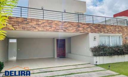 Bela Casa de 2 Pavimentos com Piscina no Residencial Morada do Sol