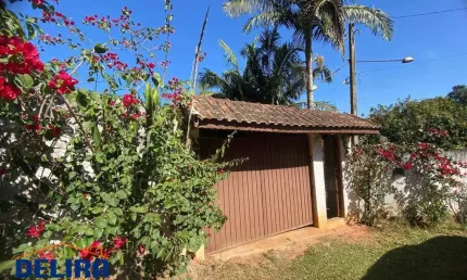 Chácara para venda - 980 m² com duas casas e piscina