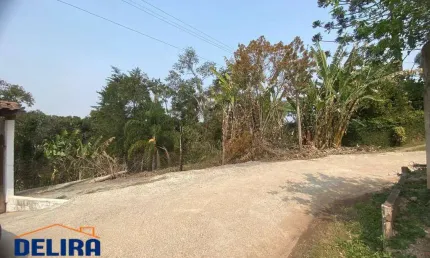 Terreno de 1.532m² com Escritura – Bairro Tranquilo e Arborizado