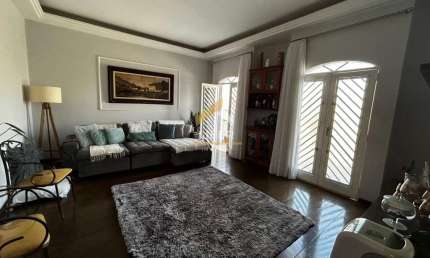 Casa com 3 quartos à venda na Rua Rogério Carnielli, 421, Jardim Carlos Lourenço, Campinas, 252 m2 por R$ 695.000