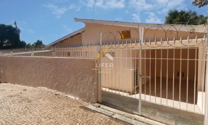 Casa com 4 quartos à venda na Rua Alaíde Nascimento de Lemos, 542, Vila Lemos, Campinas, 168 m2 por R$ 435.000