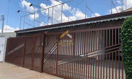 Casa com 4 quartos à venda na Rua Ernani Pereira Lopes, 1542, Jardim Flamboyant, Campinas, 130 m2 por R$ 580.000