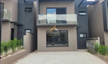Casa em condomínio fechado com 3 quartos à venda na rua joão ubiali, 470, chácaras silvania, valinhos, 141 m2 por r$ 1.250.000