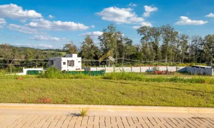 Terreno em condomínio fechado à venda na Rua Romilda Aparecida Cruz, 1, Residencial Jatibela, Campinas por R$ 550.000